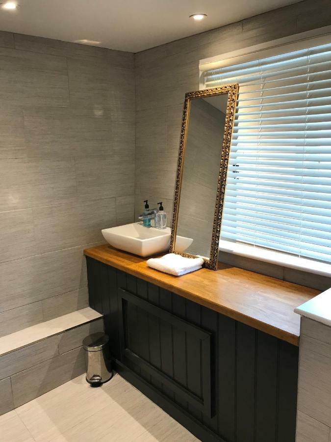 The Angel Inn Warminster Extérieur photo