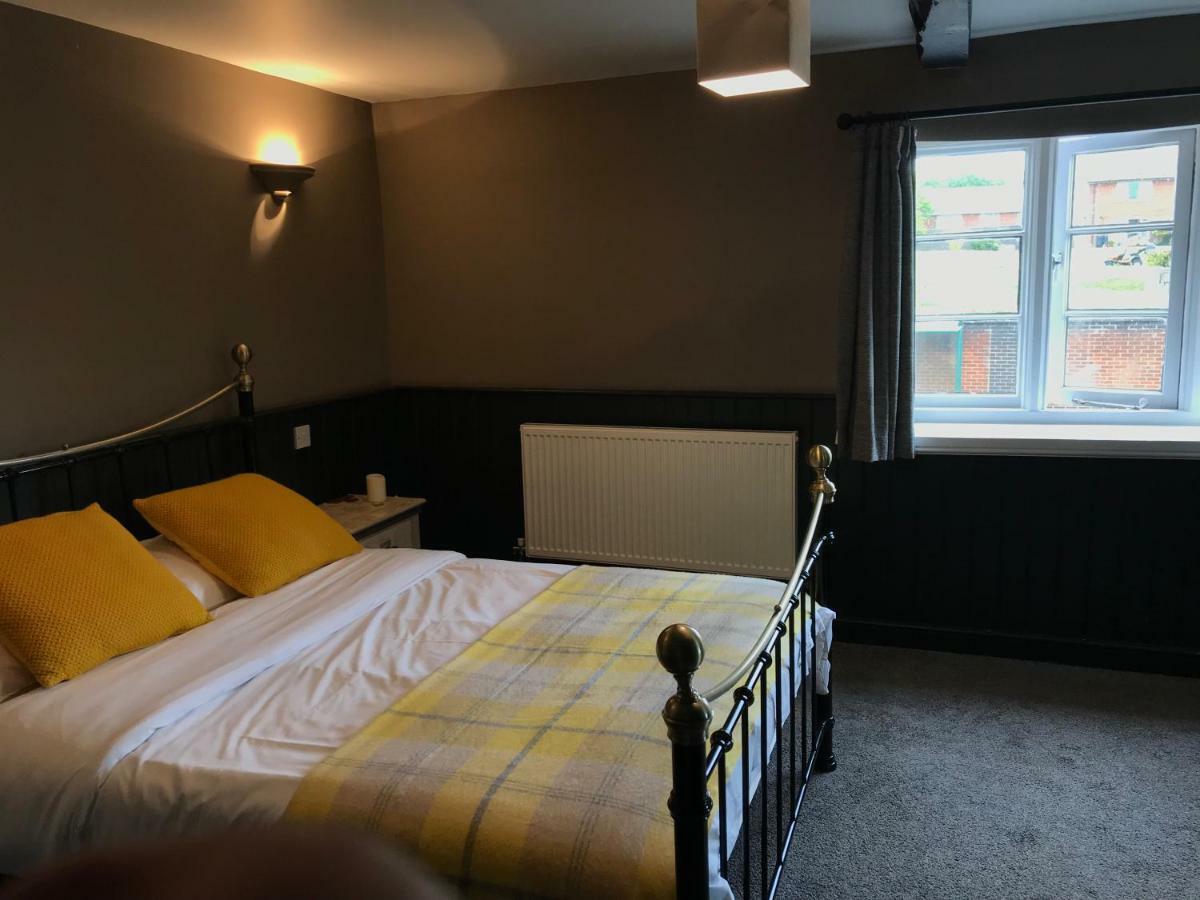 The Angel Inn Warminster Extérieur photo