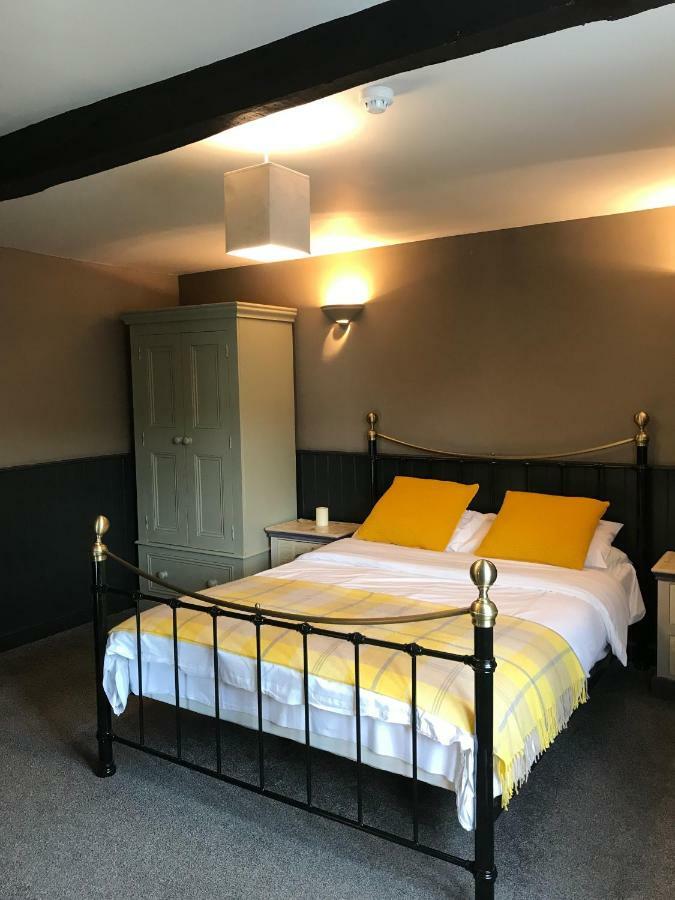 The Angel Inn Warminster Extérieur photo