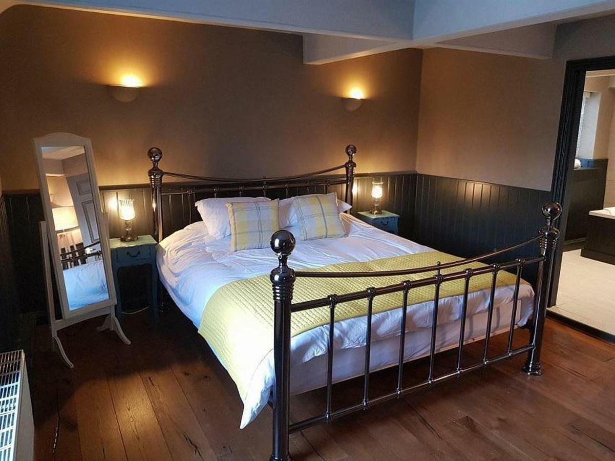 The Angel Inn Warminster Extérieur photo