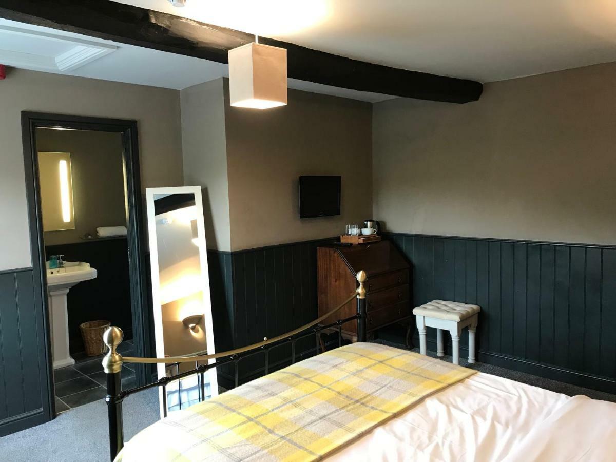 The Angel Inn Warminster Extérieur photo